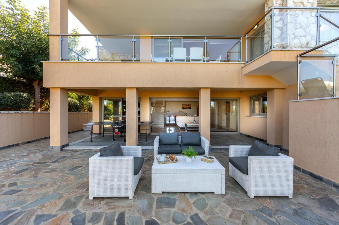 Pandora Beach Front Luxury *