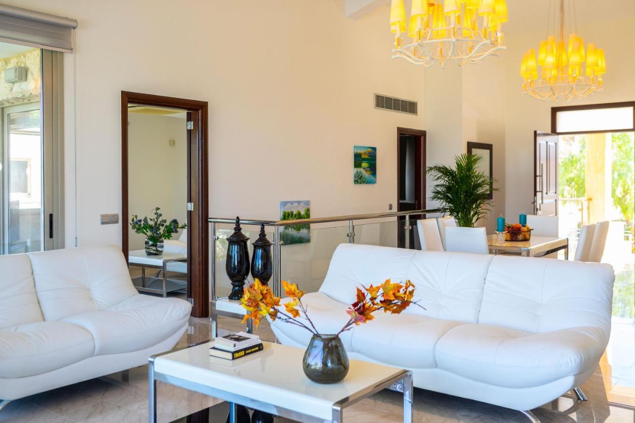 Pandora Beach Front Luxury *
