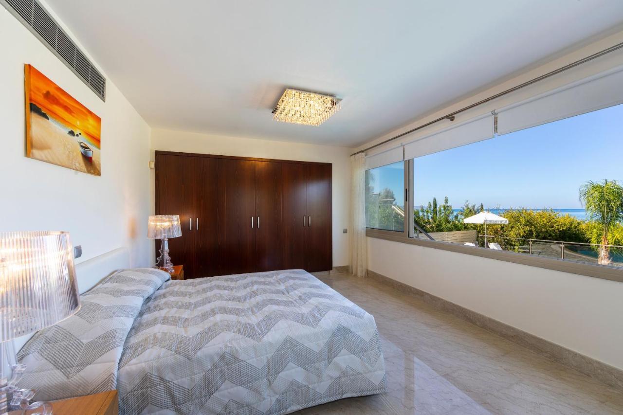 Pandora Beach Front Luxury *